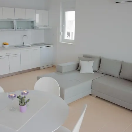 Sunset ロゴズニッツァ